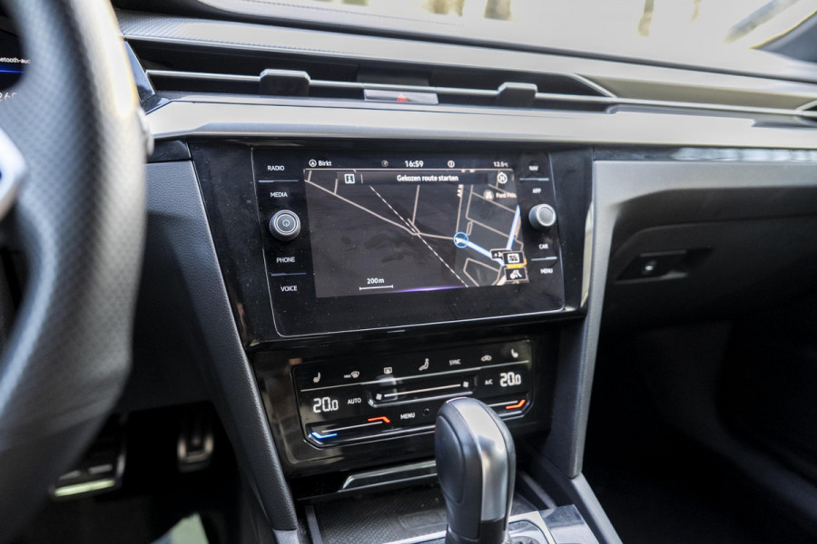 Volkswagen Arteon 2.0 TDI R-Line Business+ IQ Light | Elek Trekhaak | Navigatie | Camera | Dsg