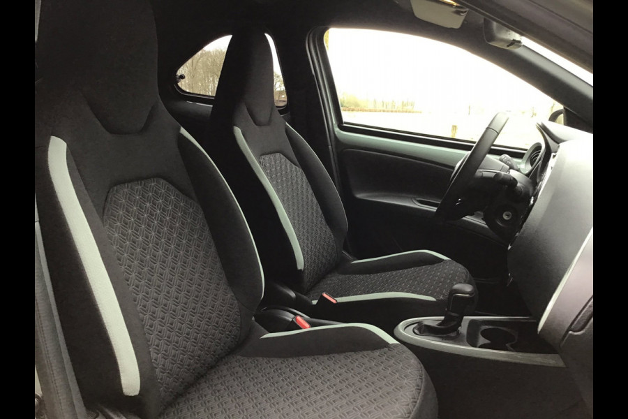 Toyota Aygo X Automaat, nieuwstaat