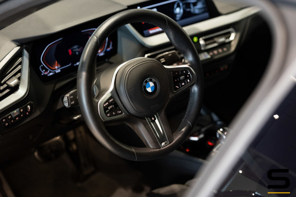 BMW 2 Serie Gran Coupé 218i High Executive|M-sport|NAP|Pano