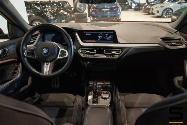 BMW 2 Serie Gran Coupé 218i High Executive|M-sport|NAP|Pano