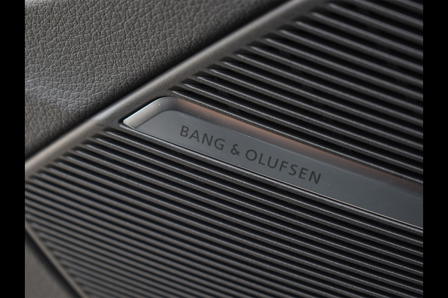 Audi Q8 55 TFSI e quattro Pro Line S | Memory seats | 360 Camera | Keyless | Soft close | Adaptive cruise | Panoramadak | B&O sound | Achterbank verwarmd | Ambiance interieur | El. trekhaak