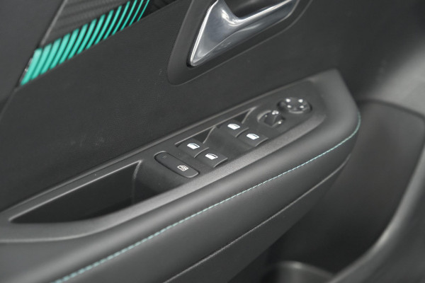 Peugeot 208 PureTech 100 Allure Pack | Camera | Adaptieve Cruise Control | Apple Carplay | Stoelverwarming