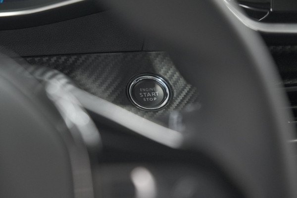Peugeot 208 PureTech 100 Allure Pack | Camera | Adaptieve Cruise Control | Apple Carplay | Stoelverwarming