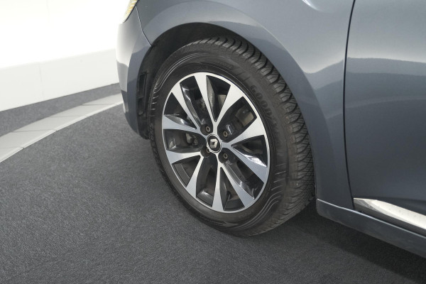 Renault Clio TCe 130 EDC Intens |  Allseason banden | Camera | Navigatie | Parkeersensoren