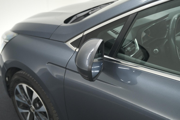 Renault Clio TCe 130 EDC Intens |  Allseason banden | Camera | Navigatie | Parkeersensoren