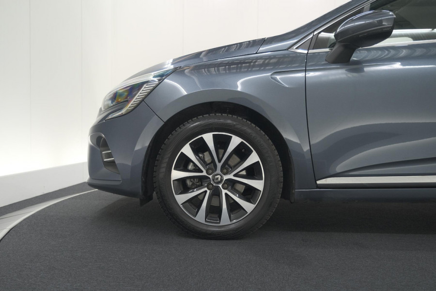 Renault Clio TCe 130 EDC Intens |  Allseason banden | Camera | Navigatie | Parkeersensoren