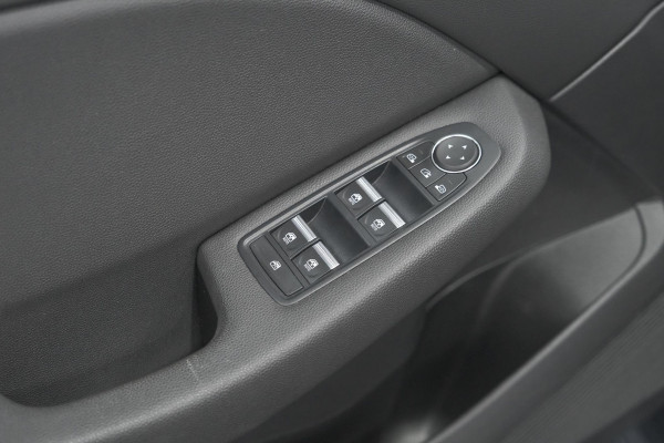 Renault Clio TCe 130 EDC Intens |  Allseason banden | Camera | Navigatie | Parkeersensoren