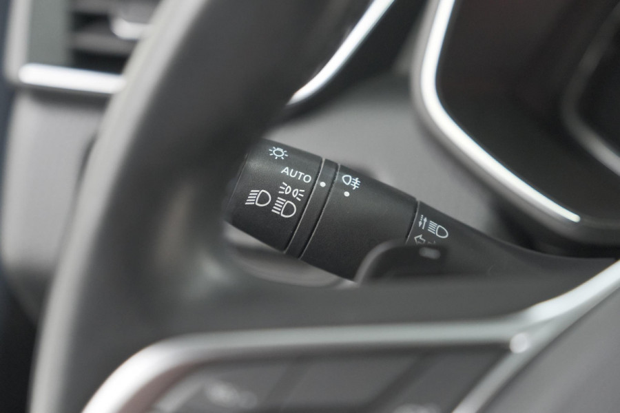 Renault Clio TCe 130 EDC Intens |  Allseason banden | Camera | Navigatie | Parkeersensoren