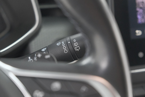 Renault Clio TCe 130 EDC Intens |  Allseason banden | Camera | Navigatie | Parkeersensoren