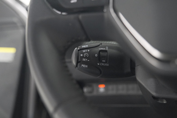 Peugeot 2008 PureTech 102 Allure Pack | Camera | Apple Carplay | Parkeersensoren