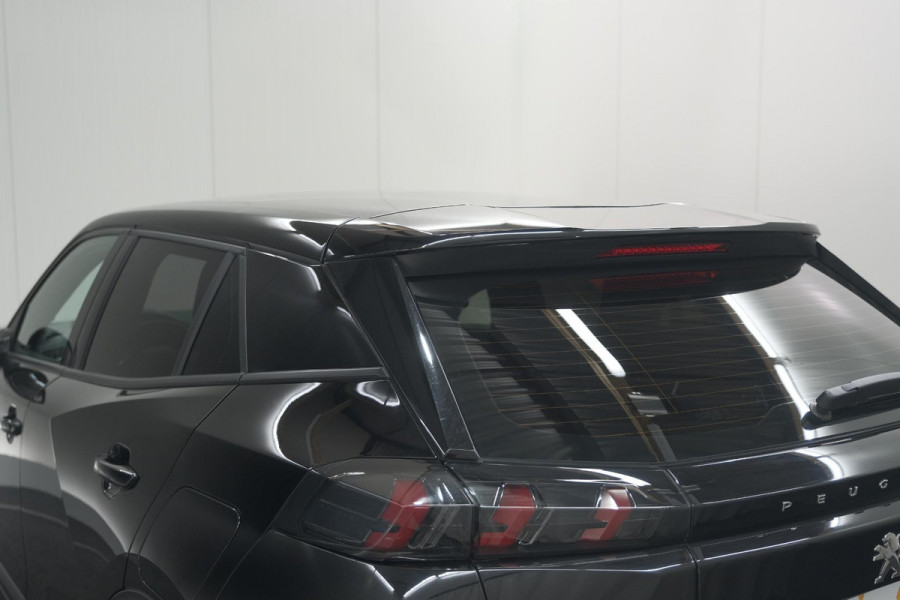 Peugeot 2008 PureTech 130 EAT8 Active Pack | Parkeersensoren | Apple CarPlay | Climate Control | Stoelverwarming