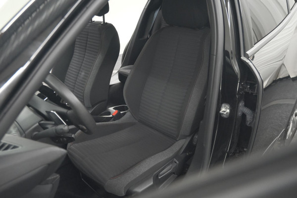 Peugeot 2008 PureTech 130 EAT8 Active Pack | Parkeersensoren | Apple CarPlay | Climate Control | Stoelverwarming