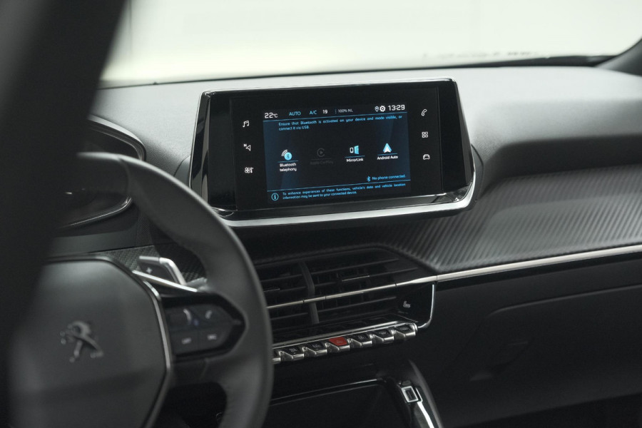 Peugeot 2008 PureTech 130 EAT8 Active Pack | Parkeersensoren | Apple CarPlay | Climate Control | Stoelverwarming