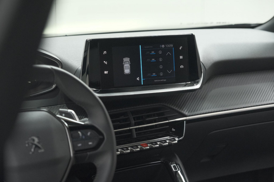 Peugeot 2008 PureTech 130 EAT8 Active Pack | Parkeersensoren | Apple CarPlay | Climate Control | Stoelverwarming