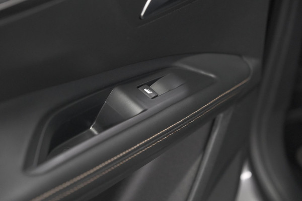 Peugeot 5008 PureTech 130 EAT8 GT-Line | Trekhaak | Panoramadak | Dodehoekdetectie | Elektrische Kofferklep
