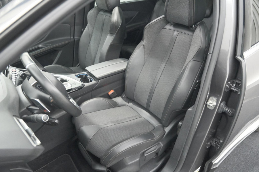 Peugeot 5008 PureTech 130 EAT8 GT-Line | Trekhaak | Panoramadak | Dodehoekdetectie | Elektrische Kofferklep