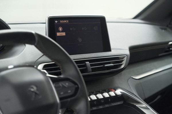 Peugeot 5008 PureTech 130 EAT8 GT-Line | Trekhaak | Panoramadak | Dodehoekdetectie | Elektrische Kofferklep