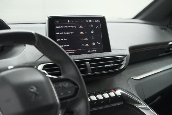 Peugeot 5008 PureTech 130 EAT8 GT-Line | Trekhaak | Panoramadak | Dodehoekdetectie | Elektrische Kofferklep