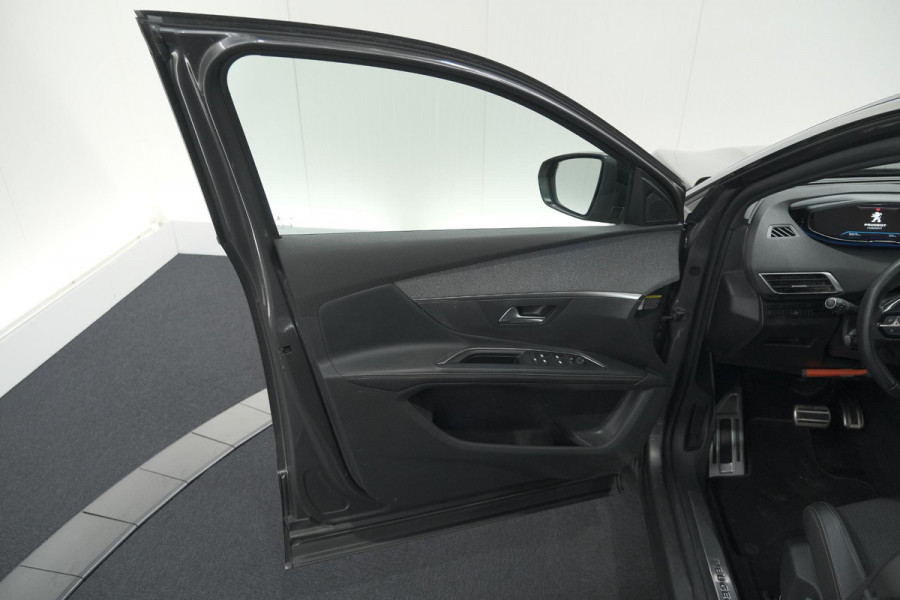 Peugeot 5008 PureTech 130 EAT8 GT-Line | Trekhaak | Panoramadak | Dodehoekdetectie | Elektrische Kofferklep