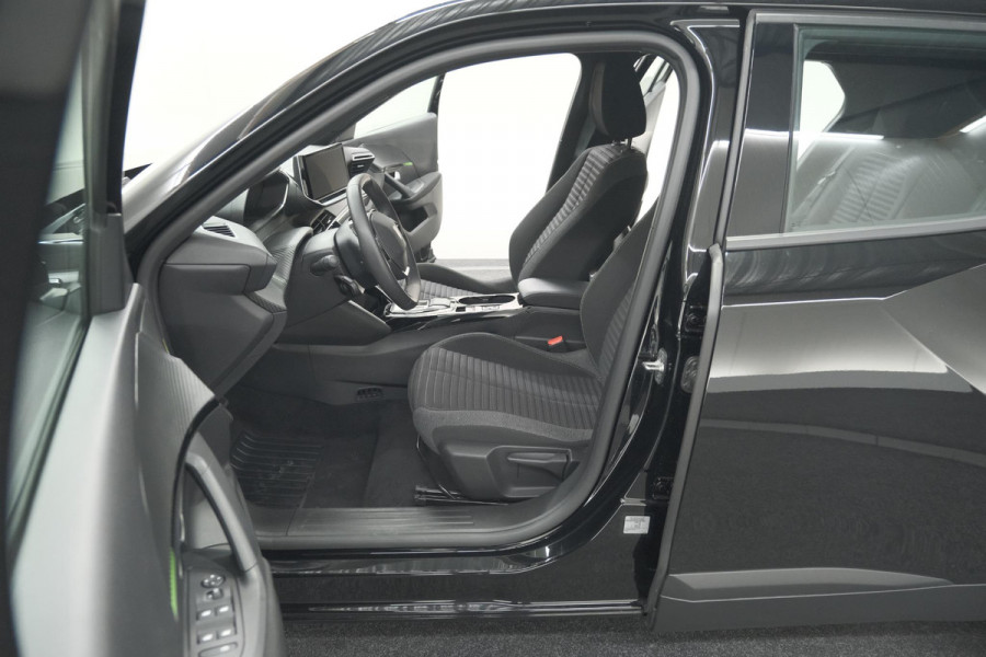 Peugeot e-2008 EV Active 50 kWh | Parkeersensoren | Apple Carplay | Climate Control