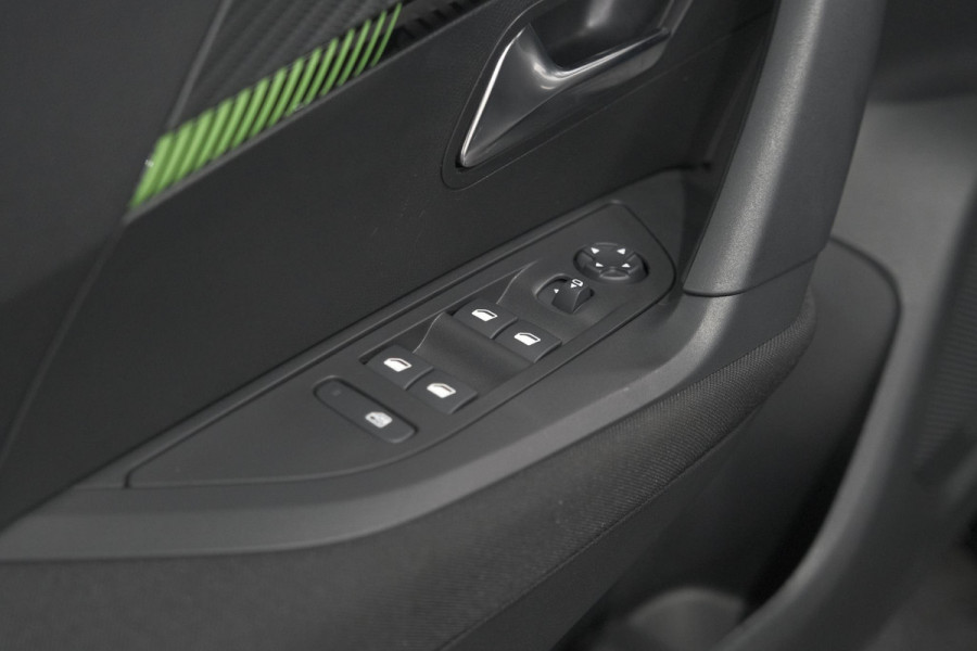 Peugeot e-2008 EV Active 50 kWh | Parkeersensoren | Apple Carplay | Climate Control