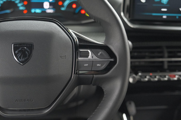 Peugeot e-2008 EV Active 50 kWh | Parkeersensoren | Apple Carplay | Climate Control