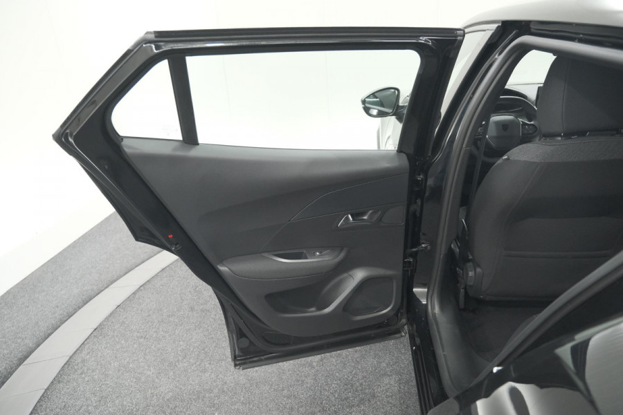 Peugeot e-2008 EV Active 50 kWh | Parkeersensoren | Apple Carplay | Climate Control