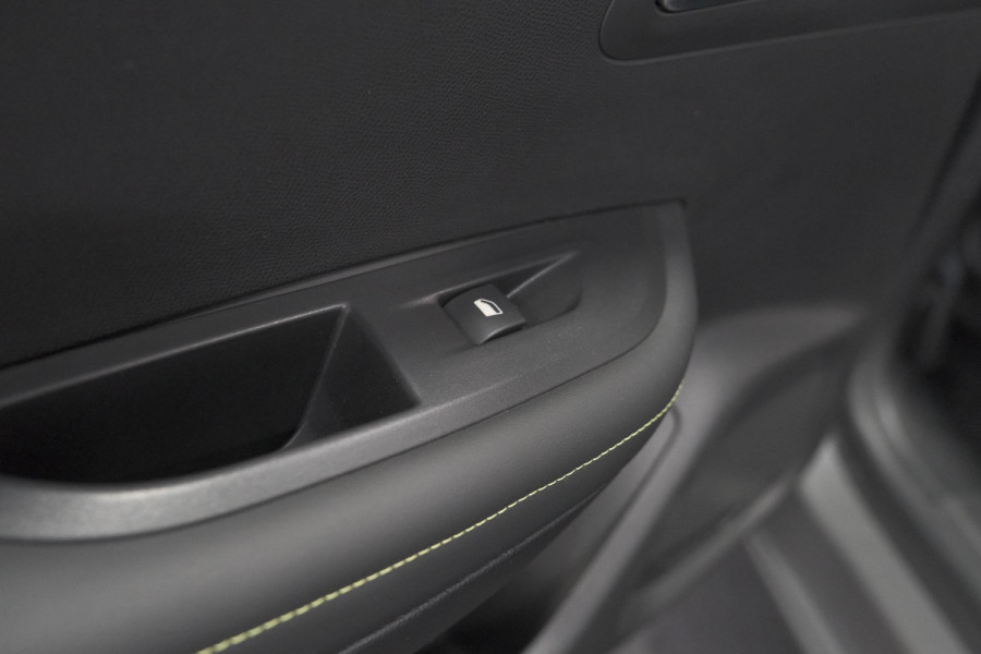 Peugeot 2008 PureTech 130 EAT8 GT | 360 Camera | Dodehoekdetectie | Apple Carplay