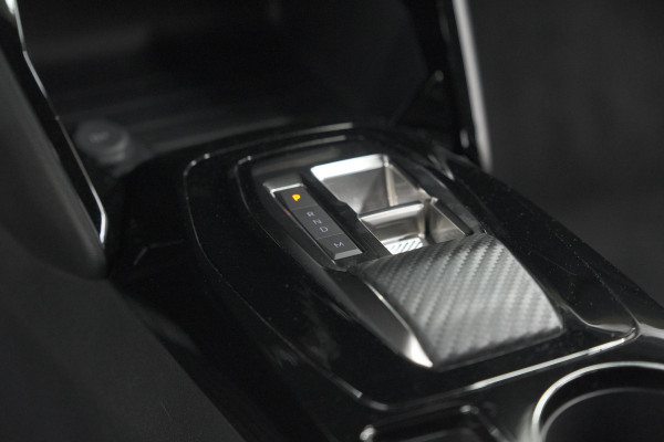 Peugeot 2008 PureTech 130 EAT8 GT | 360 Camera | Dodehoekdetectie | Apple Carplay