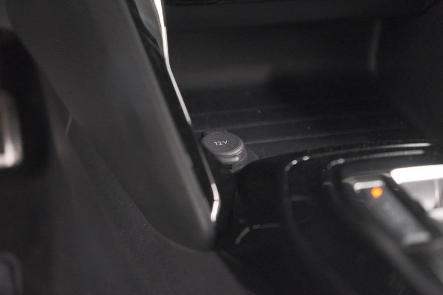 Peugeot 2008 PureTech 130 EAT8 GT | 360 Camera | Dodehoekdetectie | Apple Carplay
