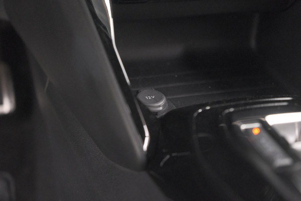 Peugeot 2008 PureTech 130 EAT8 GT | 360 Camera | Dodehoekdetectie | Apple Carplay