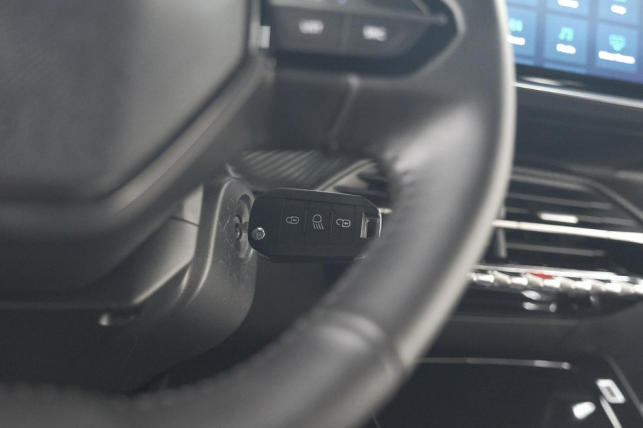 Peugeot 2008 Hybrid 136 e-DCS6 Allure | 360 Camera | Dodehoekdetectie | Navigatie | Adaptieve Cruise Control