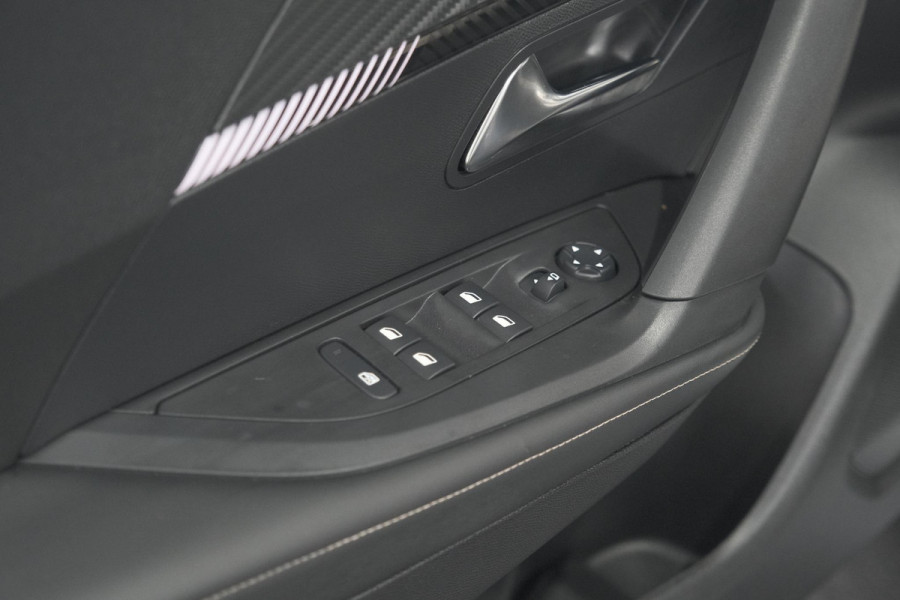 Peugeot 2008 Hybrid 136 e-DCS6 Allure | 360 Camera | Dodehoekdetectie | Navigatie | Adaptieve Cruise Control