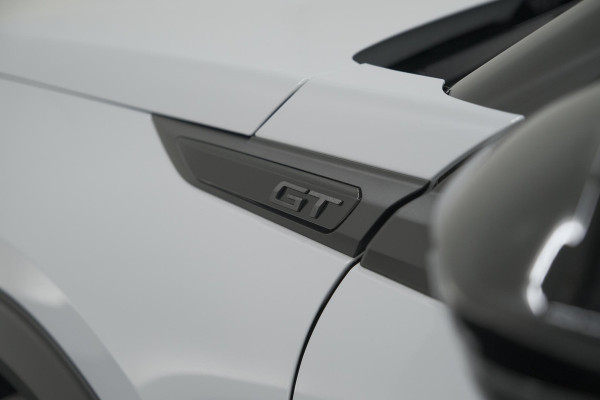 Peugeot 2008 PureTech 130 EAT8 GT | Camera | Apple Carplay | Parkeersensoren | 17 Inch Lichtmetalen Velgen