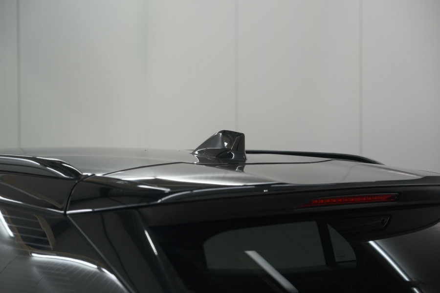 Peugeot 2008 PureTech 130 EAT8 GT | Camera | Apple Carplay | Parkeersensoren | 17 Inch Lichtmetalen Velgen