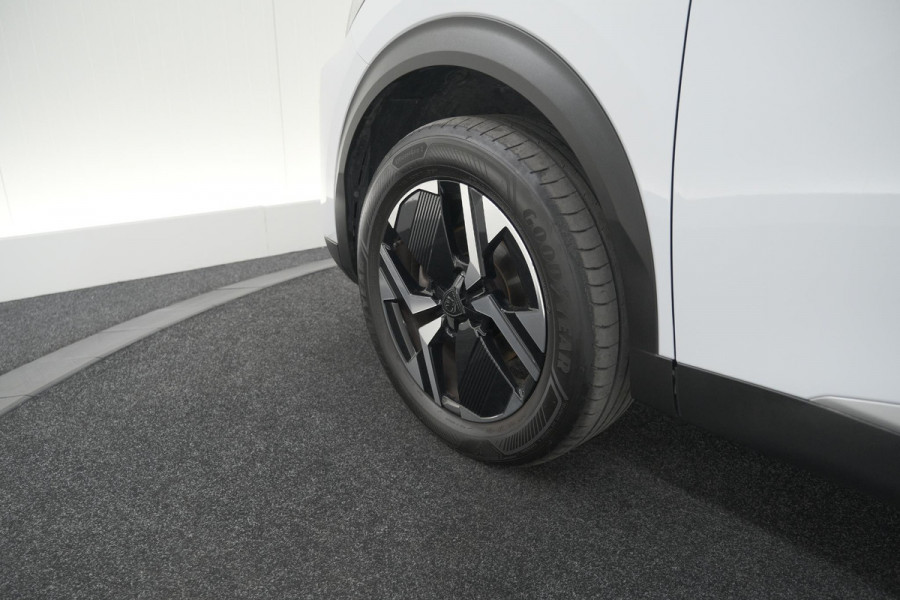 Peugeot 2008 PureTech 130 EAT8 GT | Camera | Apple Carplay | Parkeersensoren | 17 Inch Lichtmetalen Velgen