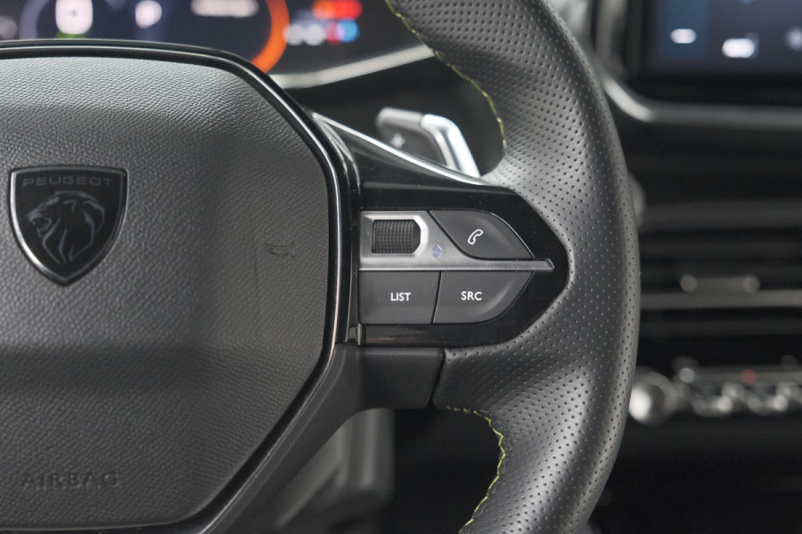 Peugeot 2008 PureTech 130 EAT8 GT | Camera | Apple Carplay | Parkeersensoren | 17 Inch Lichtmetalen Velgen