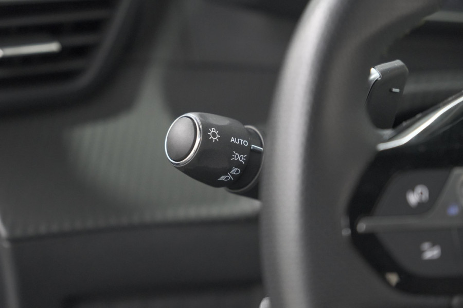 Peugeot 2008 PureTech 130 EAT8 GT | Camera | Apple Carplay | Parkeersensoren | 17 Inch Lichtmetalen Velgen