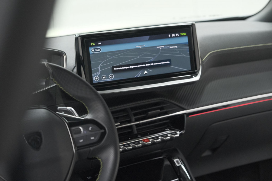 Peugeot 2008 PureTech 130 EAT8 GT | Camera | Apple Carplay | Parkeersensoren | 17 Inch Lichtmetalen Velgen