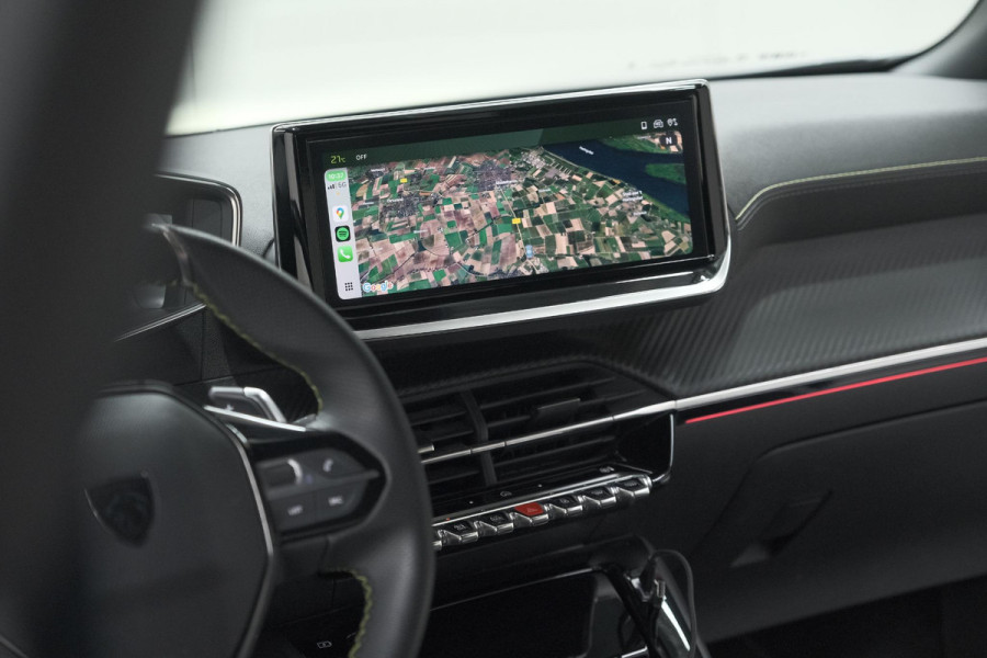Peugeot 2008 PureTech 130 EAT8 GT | Camera | Apple Carplay | Parkeersensoren | 17 Inch Lichtmetalen Velgen