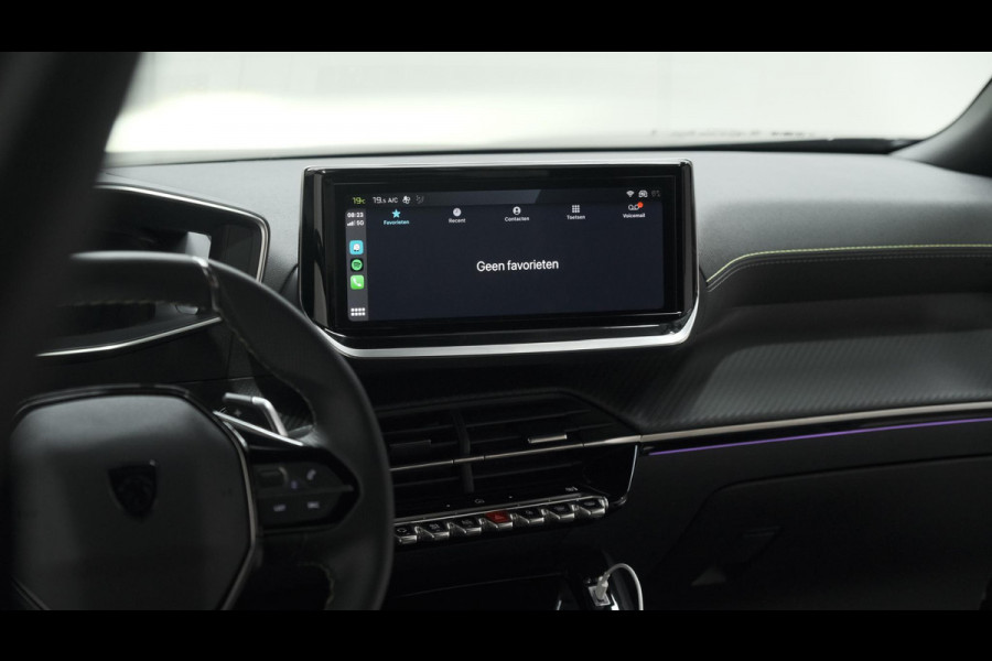 Peugeot 2008 PureTech 130 EAT8 GT | Trekhaak | 360 Camera | Adaptieve Cruise Control | Apple Carplay