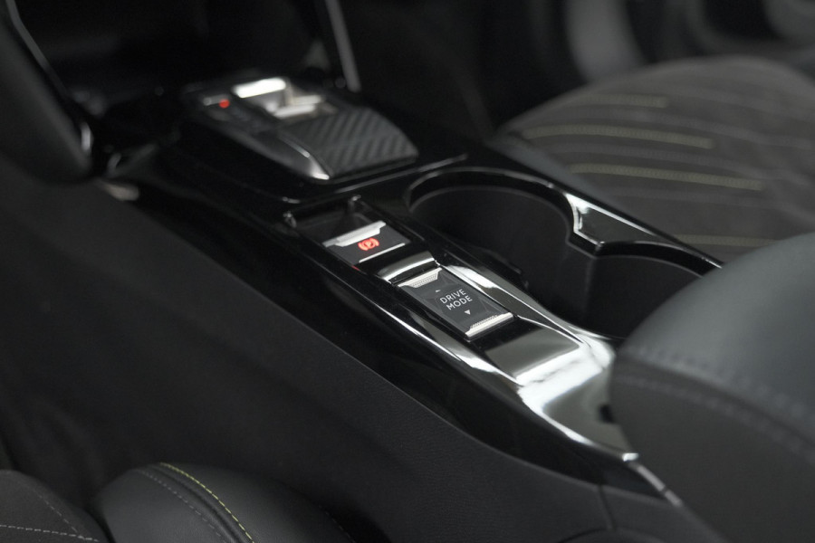 Peugeot 2008 PureTech 130 EAT8 GT | 360 Camera | Stoelmassage | Adaptieve Cruise Control | Dodehoekdetectie