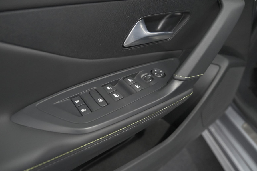 Peugeot 308 SW 1.2 Hybrid 136 e-DCS6 GT | Camera | Adaptieve Cruise Control | Apple Carplay