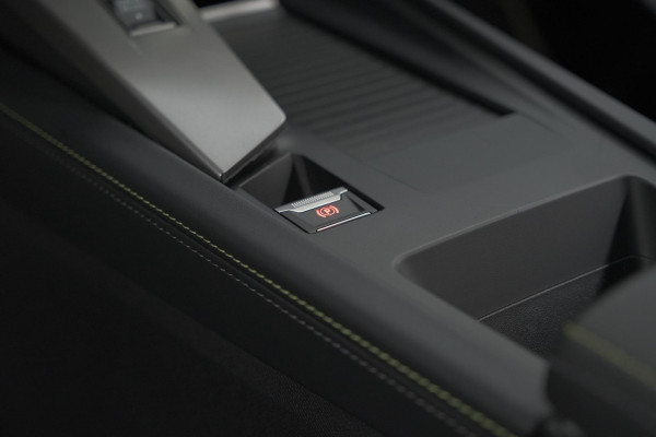 Peugeot 308 SW 1.2 Hybrid 136 e-DCS6 GT | Camera | Adaptieve Cruise Control | Apple Carplay