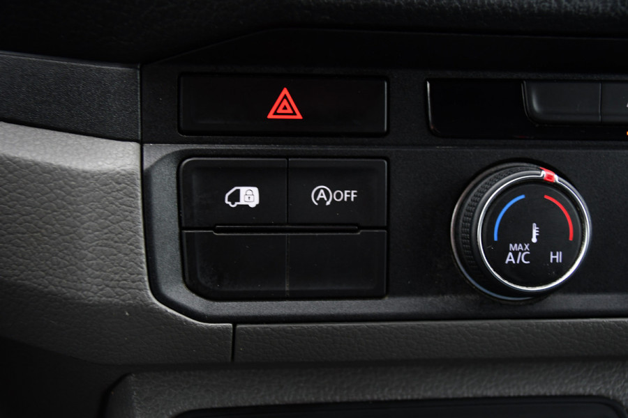 MAN TGE 30 2.0 L3H2 Black Edition Camera, Cruise, Carplay, LED, Automaat, 177pk, Trekhaak, Geveerde stoel, Sensoren, Uniek!