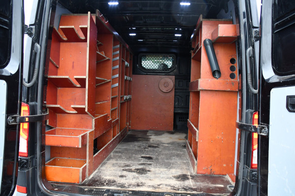 MAN TGE 30 2.0 L3H2 Black Edition Camera, Cruise, Carplay, LED, Automaat, 177pk, Trekhaak, Geveerde stoel, Sensoren, Uniek!