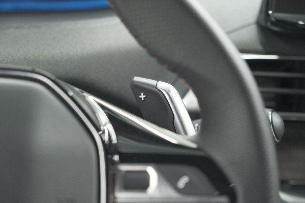 Peugeot 3008 1.2 Hybrid 136 GT | 360 Camera | Adaptieve Cruise Control | Elektrische Kofferklep | Stoelverwarming | Trekhaak