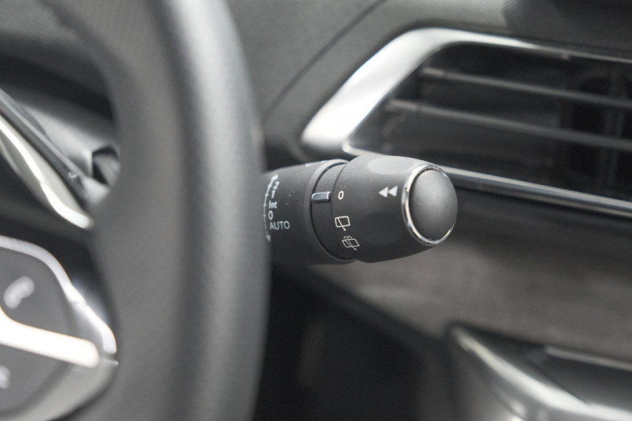 Peugeot 3008 1.2 Hybrid 136 GT | 360 Camera | Adaptieve Cruise Control | Elektrische Kofferklep | Stoelverwarming | Trekhaak