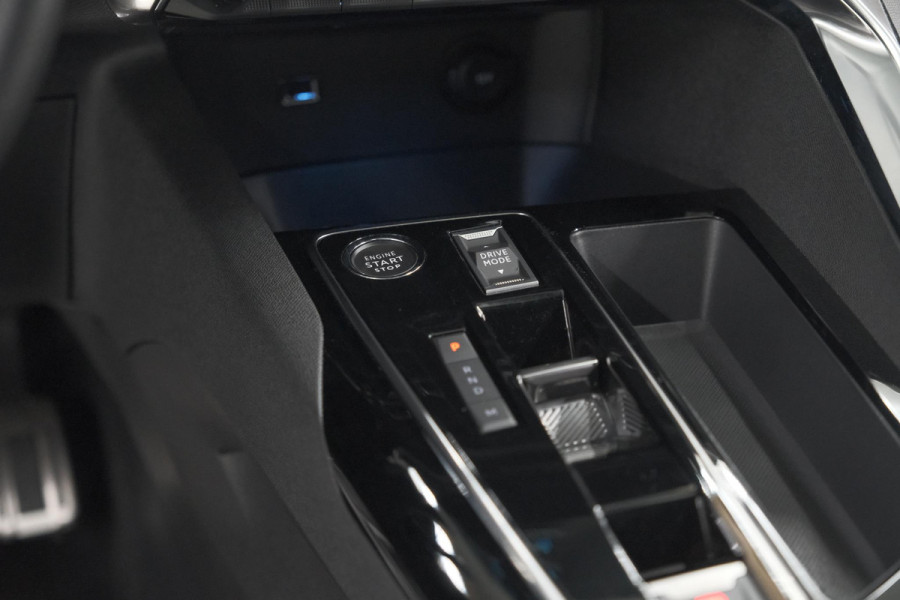 Peugeot 3008 1.2 Hybrid 136 GT | 360 Camera | Adaptieve Cruise Control | Elektrische Kofferklep | Stoelverwarming | Trekhaak