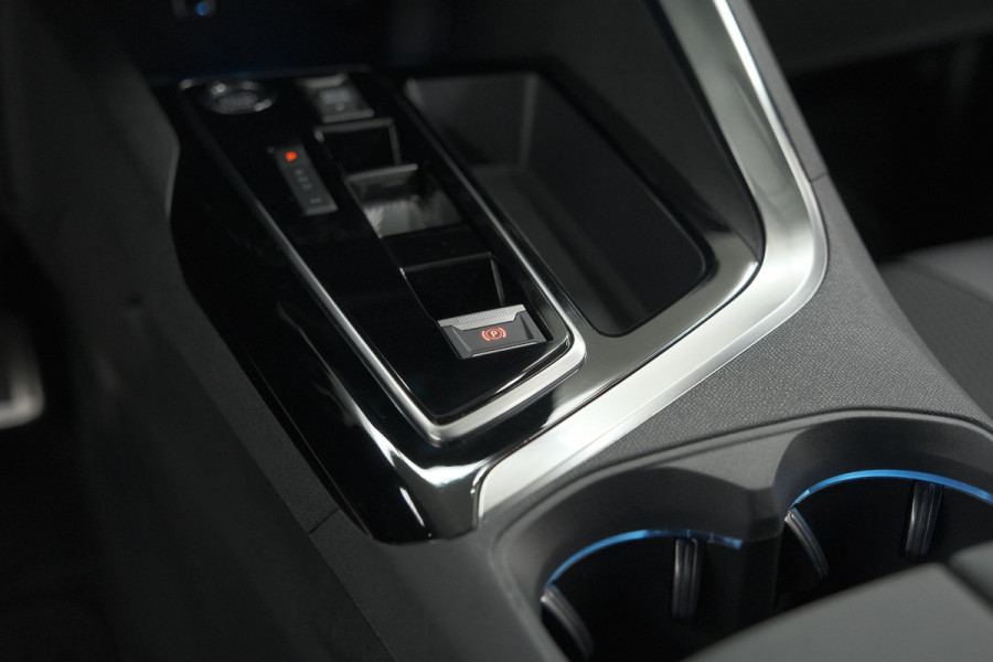 Peugeot 3008 1.2 Hybrid 136 GT | 360 Camera | Adaptieve Cruise Control | Elektrische Kofferklep | Stoelverwarming | Trekhaak